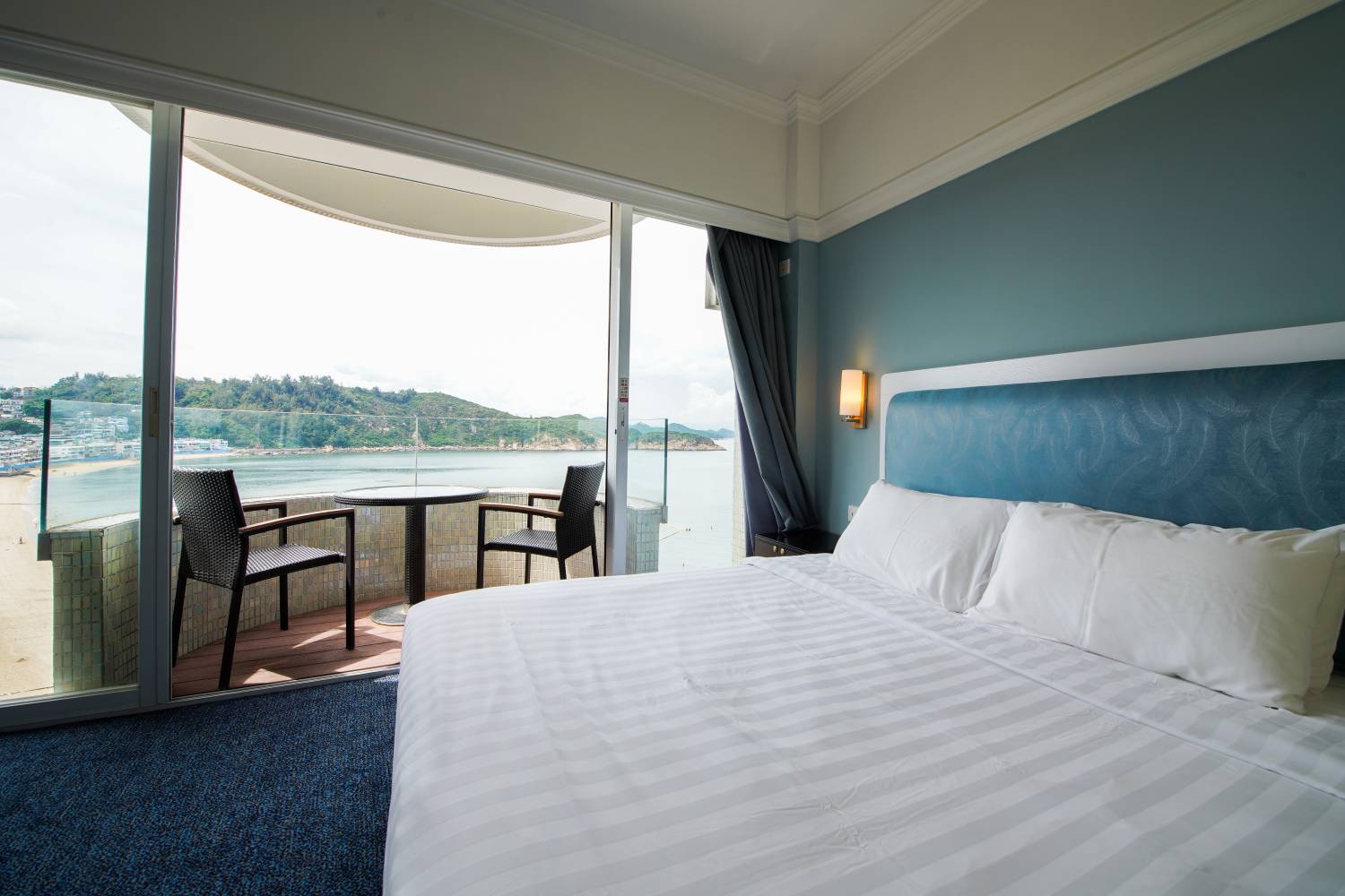 【Bloom-stay Seaside Staycation】Ocean View Room Accommodation + Seaview Balcony + Breakfast + Seafood Dinner｜ The Warwick Hotel
